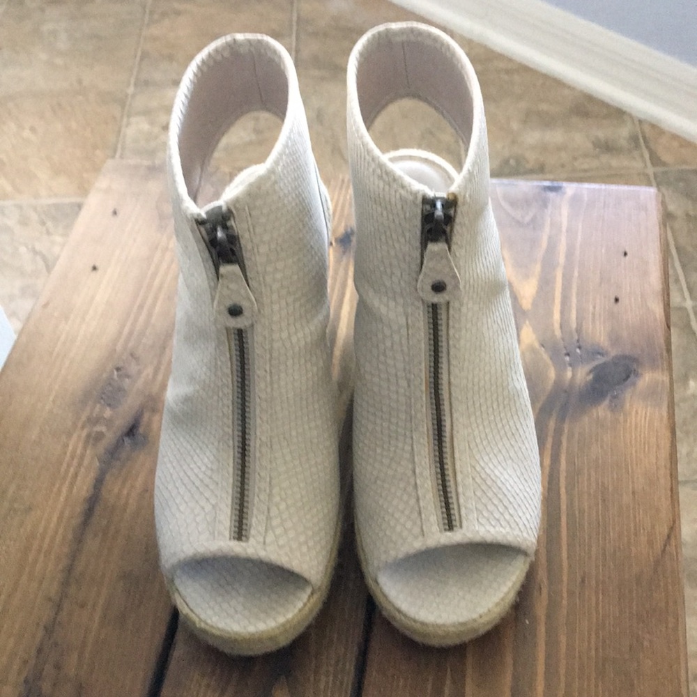 Simply Vera shoes
